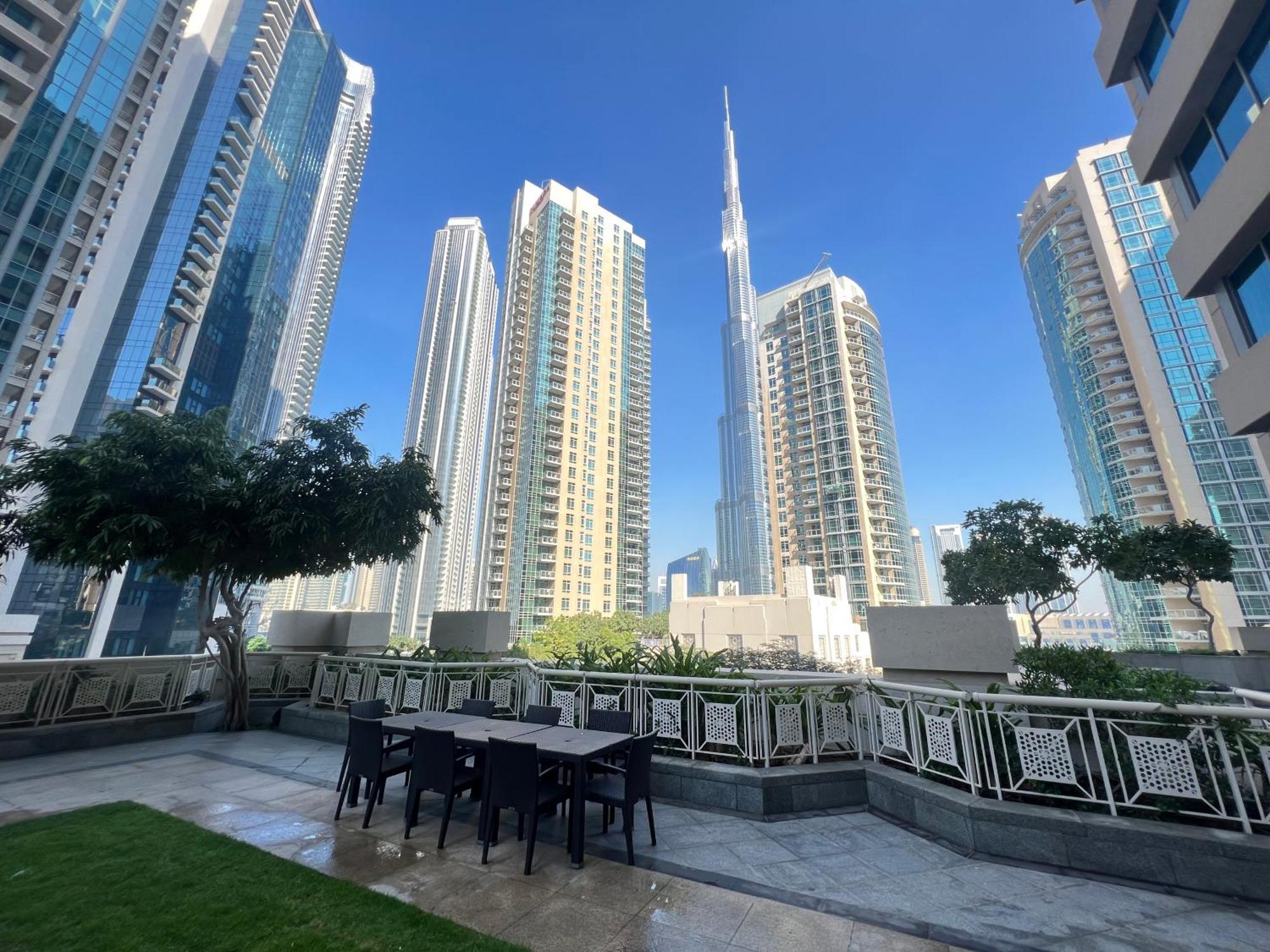 Prestige Living 2Br With Full Burj Khalifa And Fountain View By Auberge Дубай Экстерьер фото